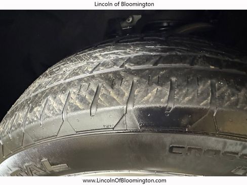 Used 2021 Chevrolet Suburban Premier w/ Premium Package image 13