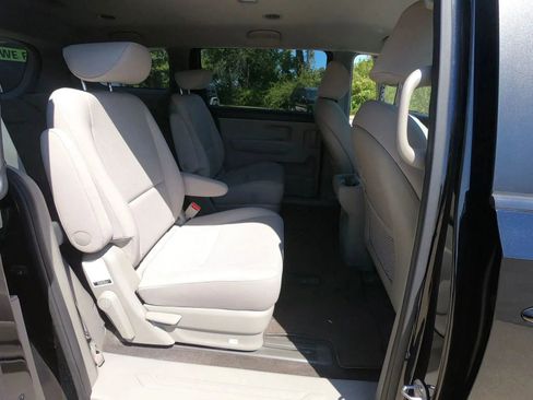 Used 2019 Kia Sedona L image 26