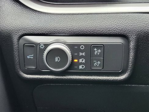 Certified 2022 Ford Explorer XLT w/ Equipment Group 202A image 25