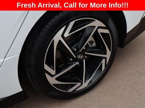 Used 2025 Hyundai Sonata SEL FWD image 41