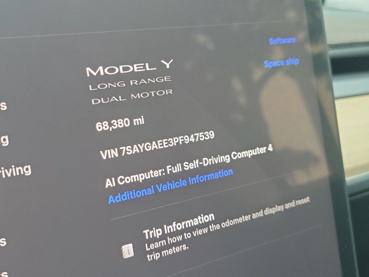 Used 2023 Tesla Model Y Long Range AWD/4WD image 25