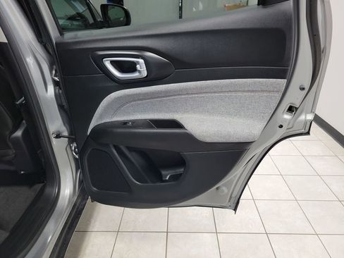 Used 2022 Jeep Compass Latitude image 20