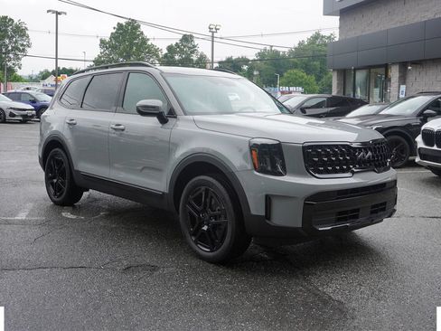 Used 2025 Kia Telluride EX X-Line AWD/4WD image 2