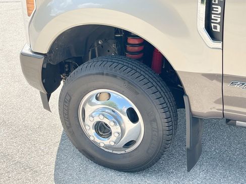 Used 2017 Ford F350 King Ranch w/ King Ranch Ultimate Package image 38