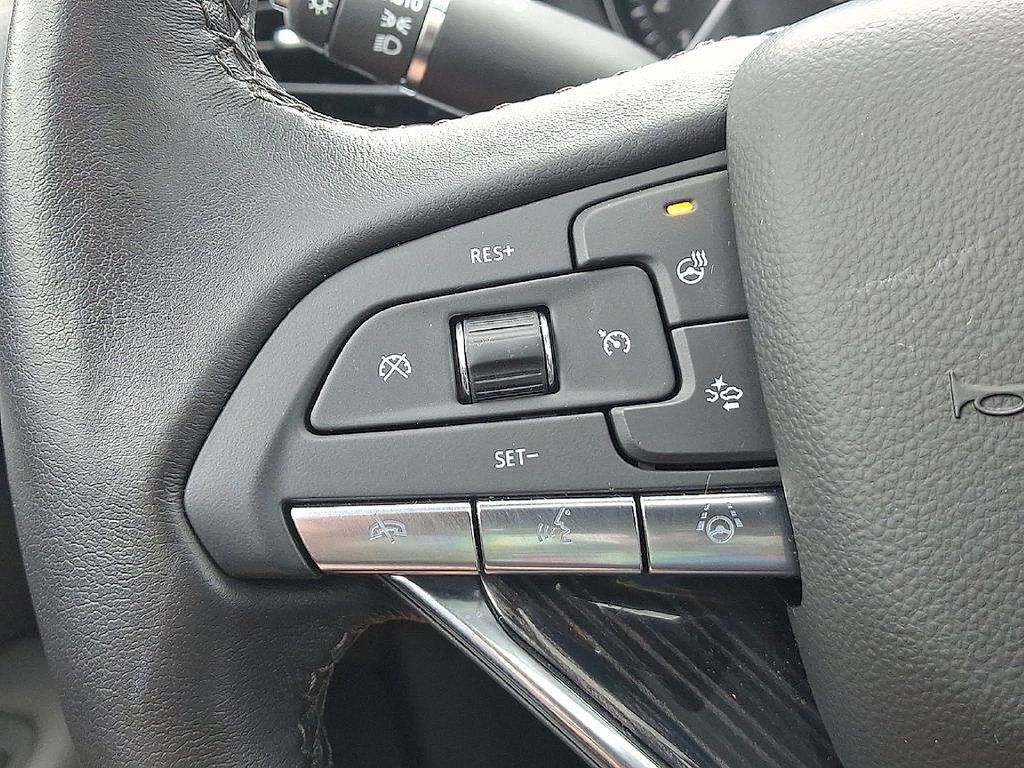 Used 2025 Cadillac XT6 Premium Luxury w/ Technology Package AWD/4WD image 23