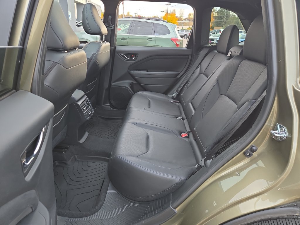 Used 2025 Subaru Forester Limited AWD/4WD image 15