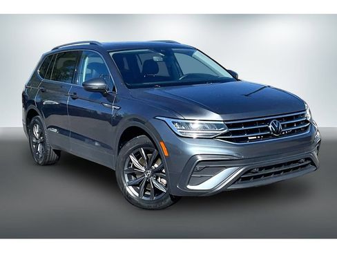 Used 2022 Volkswagen Tiguan SE AWD/4WD image 3