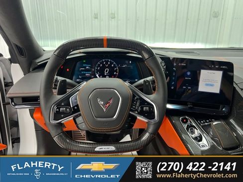 Used 2025 Chevrolet Corvette Z06 RWD image 22