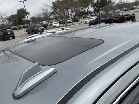 Used 2025 GMC Sierra 1500 SLT image 15