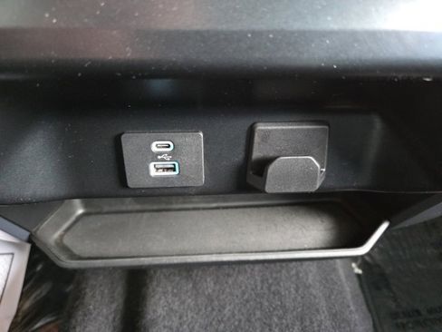 Used 2023 Ford F150 XLT w/ Trailer Tow Package image 12