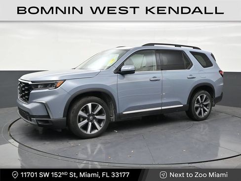 Used 2024 Honda Pilot Touring image 1