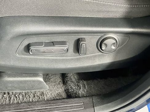 Used 2025 Honda CR-V EX image 13