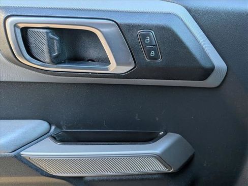 Used 2022 Ford Bronco Black Diamond image 14