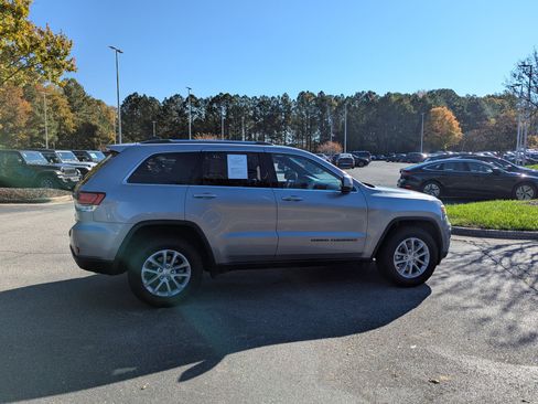 Used 2021 Jeep Grand Cherokee Laredo X image 4