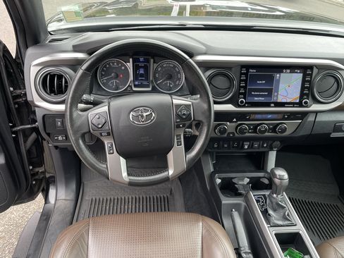 Certified 2022 Toyota Tacoma Limited AWD/4WD image 13