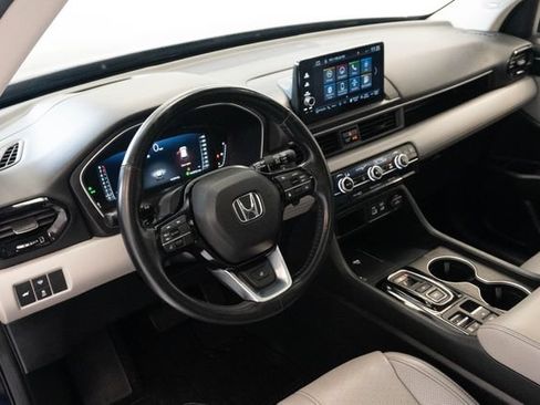 Used 2025 Honda Pilot Elite image 4