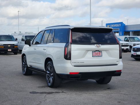 Used 2021 Cadillac Escalade Sport w/ Driver Assist Tech Package AWD/4WD image 5