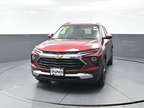 Used 2025 Chevrolet TrailBlazer LT AWD/4WD image 7