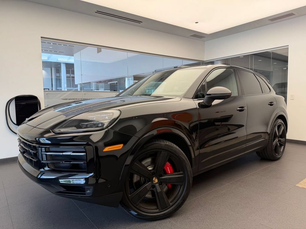 Certified 2025 Porsche Cayenne S AWD/4WD image 1