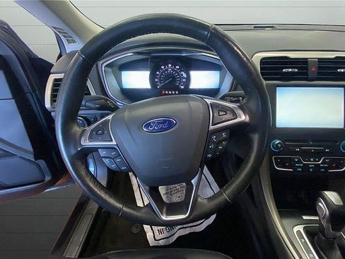 Used 2016 Ford Fusion SE w/ Equipment Group 202A image 11