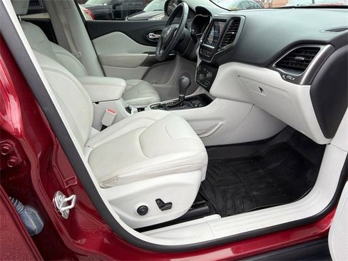 Used 2021 Jeep Cherokee Latitude Lux w/ Comfort/Convenience Group image 13