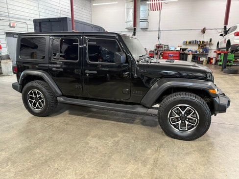 Used 2022 Jeep Wrangler Unlimited Sport w/ Cold Weather Group AWD/4WD image 6