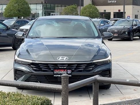 Used 2025 Hyundai Elantra SEL w/ Cargo Package image 14