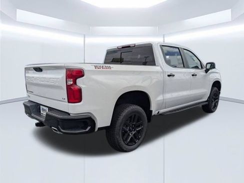 Used 2026 Chevrolet Silverado 1500 LT Trail Boss w/ Convenience Package II AWD/4WD image 4