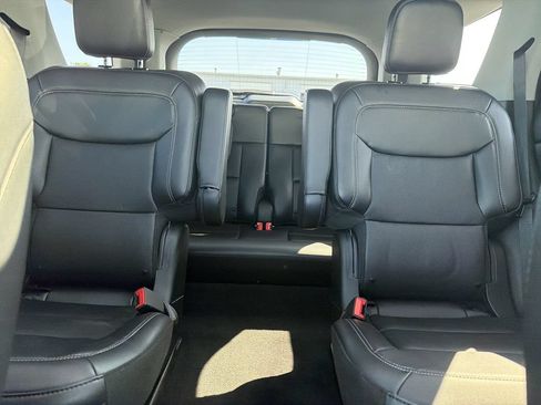 Used 2024 Ford Explorer Limited w/ Equipment Group 301A AWD/4WD image 20