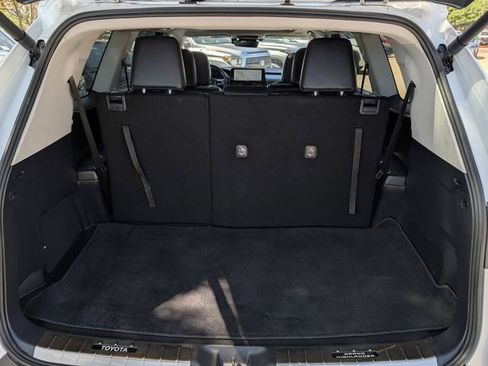 Used 2025 Toyota Grand Highlander FWD image 30