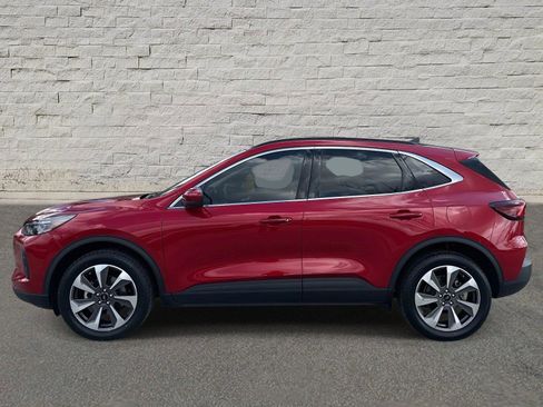 Used 2024 Ford Escape Platinum w/ Premium Technology Package image 2