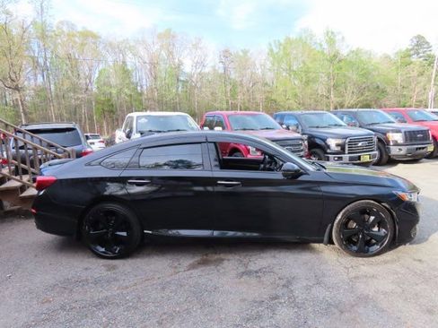 Used 2018 Honda Accord Touring image 6