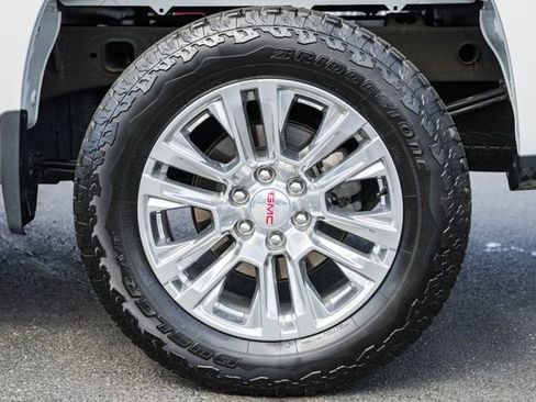 Used 2023 Chevrolet Silverado 1500 LT AWD/4WD image 18