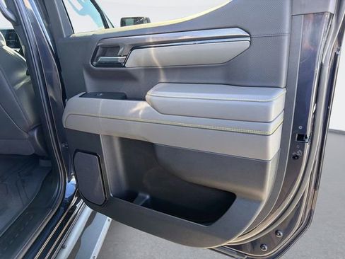 Used 2024 Chevrolet Silverado 1500 ZR2 w/ Technology Package image 19