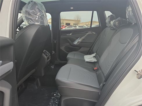 New 2026 Volkswagen Tiguan SE R-Line AWD/4WD image 26