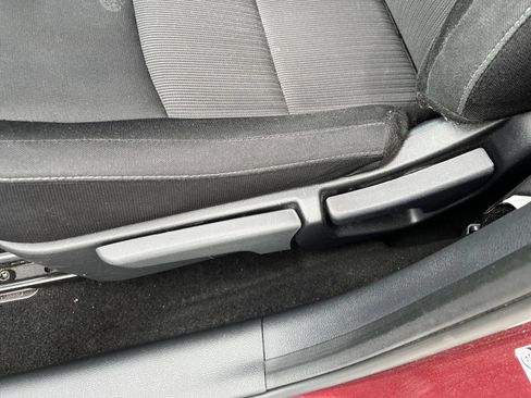 Used 2025 Nissan Sentra SV FWD image 22
