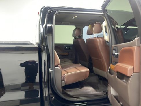 Used 2016 Chevrolet Silverado 2500 High Country w/ Duramax Plus Package AWD/4WD image 18