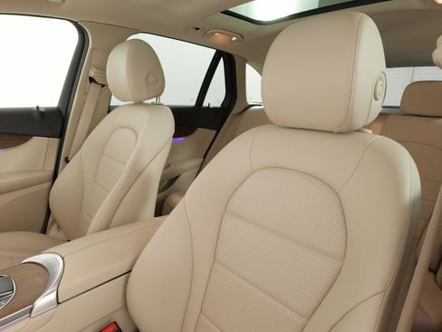 Used 2022 Mercedes-Benz GLC 300 4MATIC image 32