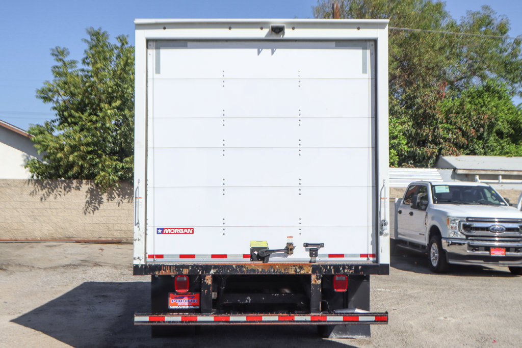 Used 2020 Chevrolet Express 3500 w/ Chrome Appearance Package RWD image 7