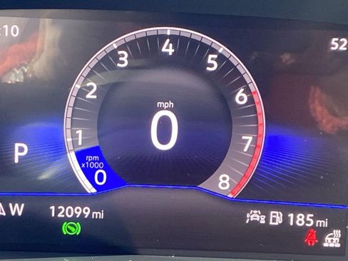 Used 2024 Volkswagen Taos SE image 12