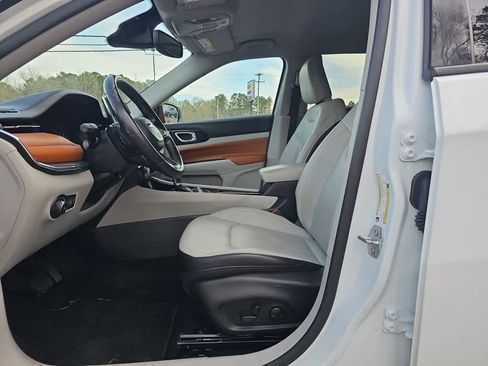 Used 2022 Jeep Compass Limited image 13