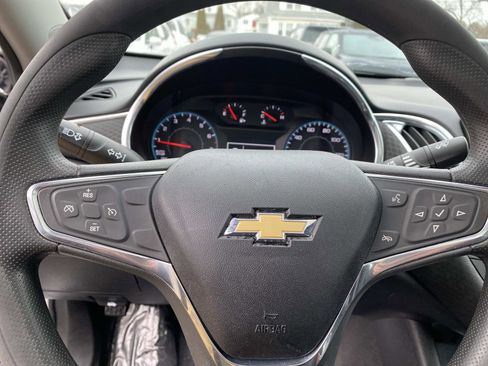 Used 2021 Chevrolet Malibu LT image 14