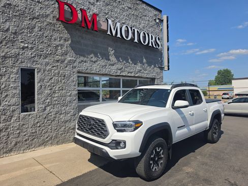 Used 2023 Toyota Tacoma TRD Off-Road AWD/4WD image 20
