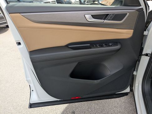 New 2026 Volkswagen Atlas Cross Sport SE image 11