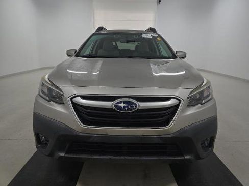 Used 2020 Subaru Outback Premium image 2
