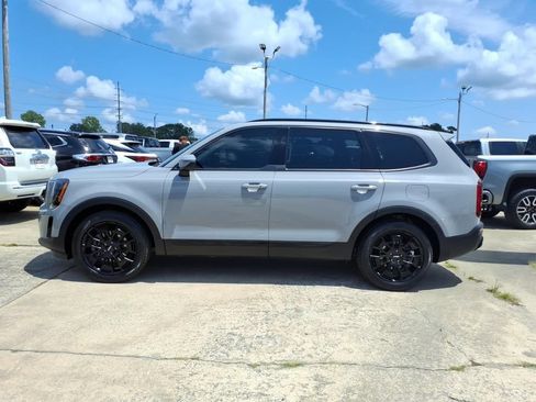 Used 2022 Kia Telluride EX w/ EX Premium Package AWD/4WD image 4