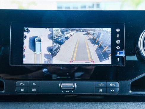 Used 2023 Mercedes-Benz Sprinter 2500 image 24