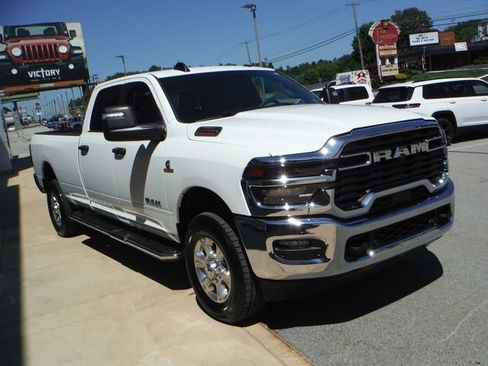 Used 2026 RAM 2500 Big Horn AWD/4WD image 14