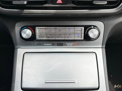 Used 2023 Hyundai Kona Limited w/ Cargo Package FWD image 22