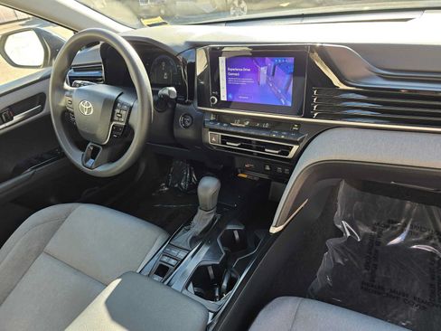 Used 2025 Toyota Camry LE AWD/4WD image 10